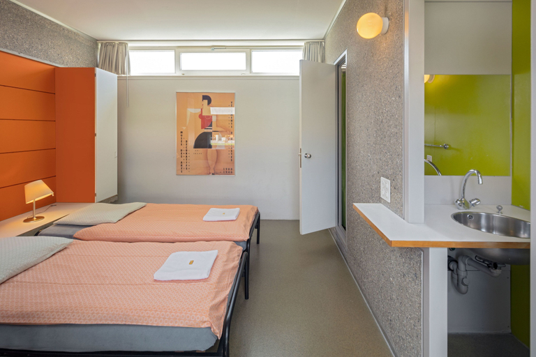 Bedroom 3, Lausanne Youth Hostel Jeunotel, Lausanne