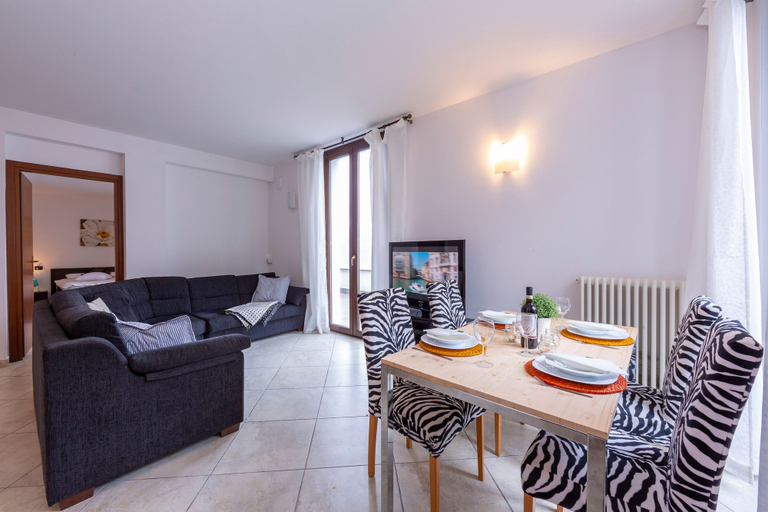 In-room dining, Bellano Terrazzo, Lecco