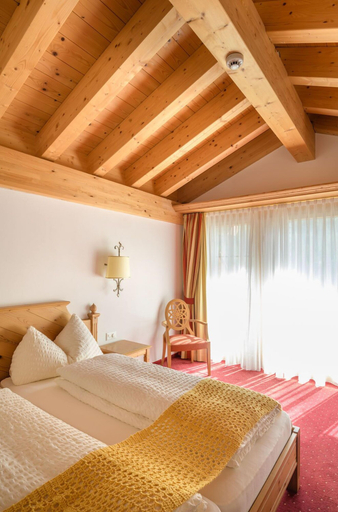 Bedroom 3, Hotel Mountain Paradise, Visp