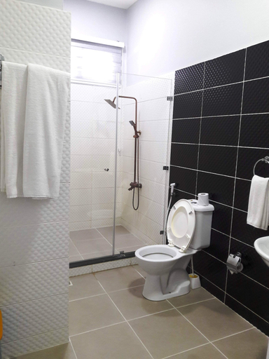 Bathroom 5, Best Western Jangwani Sea Breeze Hotel, Kinondoni