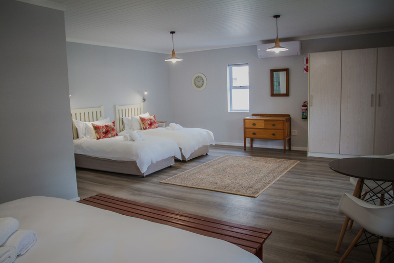 Bedroom 3, Aan de Eike Guest House, Overberg