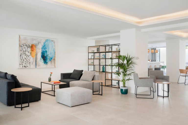 Public Area 4, Marina Drach, Baleares