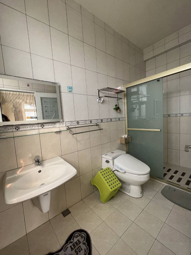 Bathroom 5, Kinmen Good Friends, Kinmen