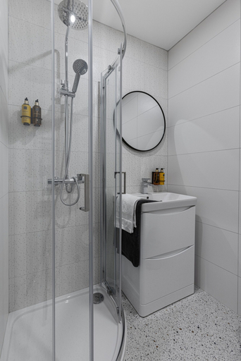 Bathroom 4, Wilton House, Belfast