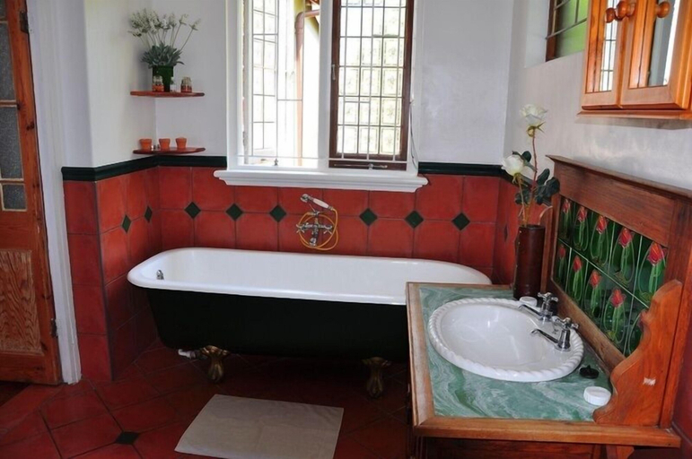 Bathroom, Admirals Rest Self-Catering House, Eden