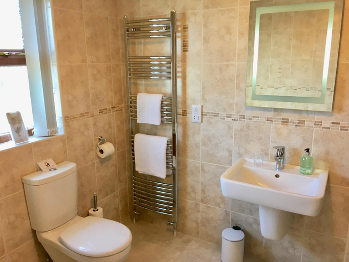 Bathroom 2, Mourne Country House, Newry, Mourne and Down
