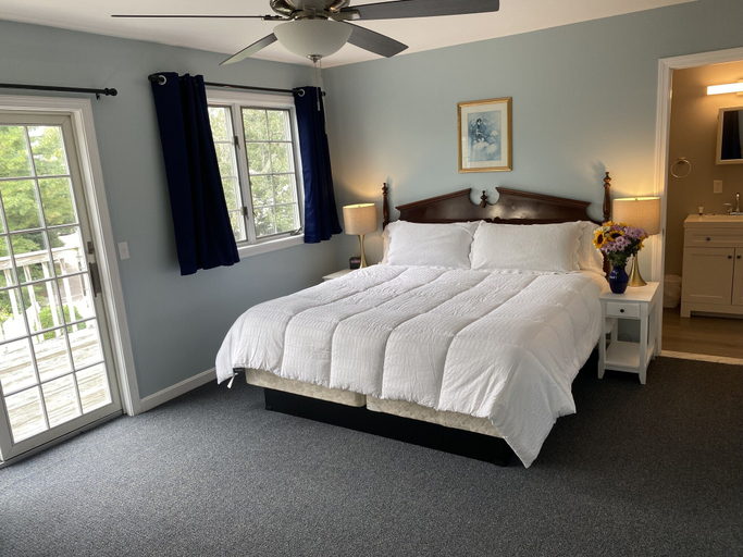 Bedroom 3, The Taber Inne & Suites, New London