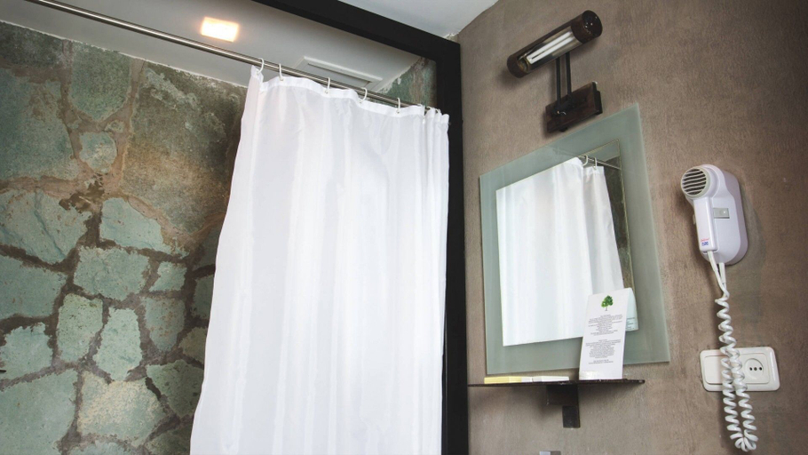 Bathroom 3, Tufenkian Avan Marak Tsapatagh Hotel
