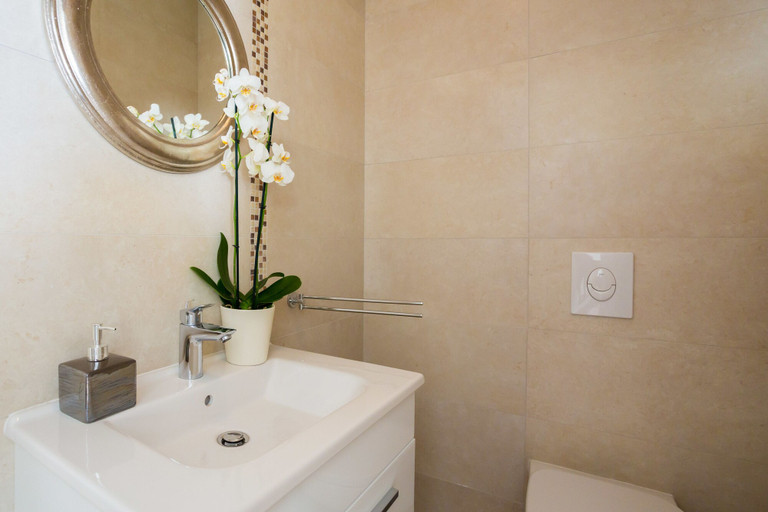 Bathroom 3, Hedera Estate, Villa Hedera VI, Pojezerje
