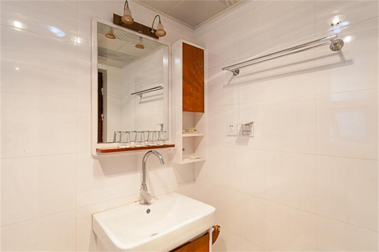 Bathroom 5, Chengdu Tu Le Apartment, Chengdu