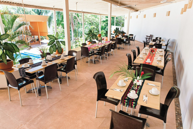 Food & Drinks 5, Hotel Ixzi Plus, José Azueta