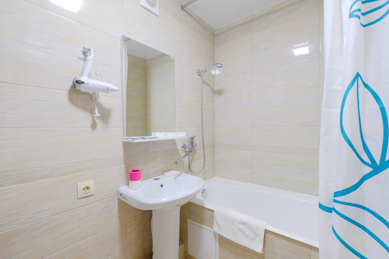 Bathroom, Apart Petrovskie on Matrosova 3, Tomskiy rayon