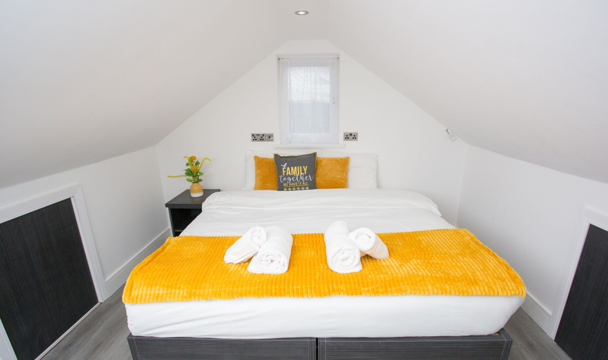 Bedroom 1, Heathrow Windsor Apart Hotel, Slough