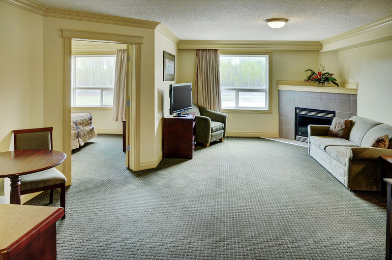 Bedroom 3, Nova Inn Edson, Division No. 14