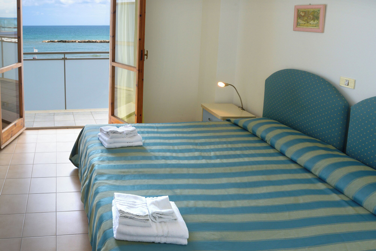 Bedroom 3, Hotel Embassy Pesaro, Pesaro E Urbino