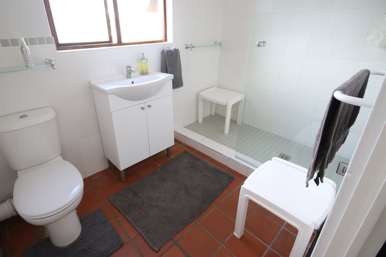 Bathroom 4, Moonriver Self-catering, Eden