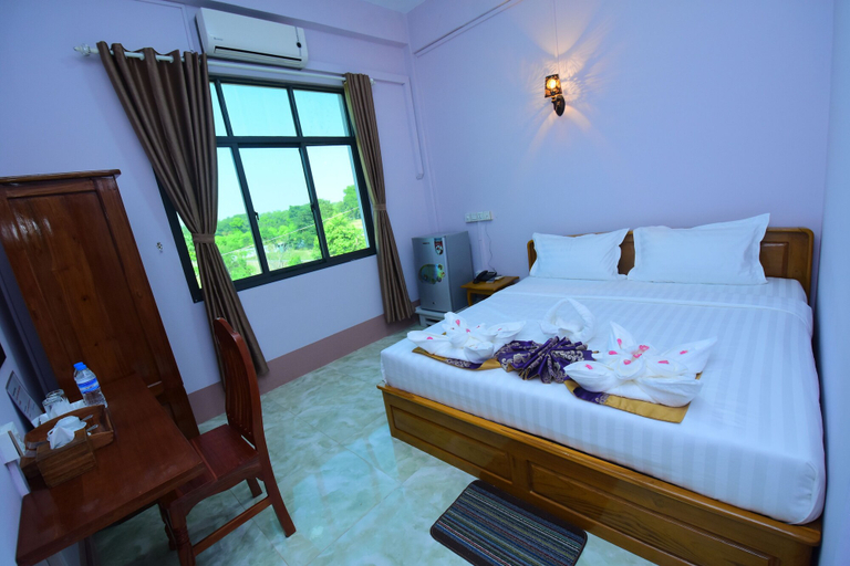 Bedroom 2, Royal Palace Hotel, Magwe Minbu