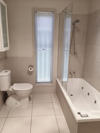 Bathroom 4, Abalina Cottages, Rotary Drive, Alpine - East