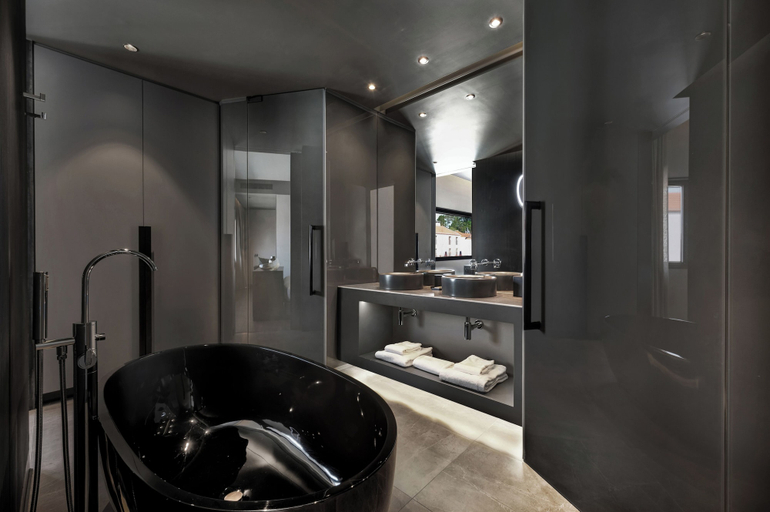 Bathroom 5, Hilton Porto Gaia, Vila Nova de Gaia