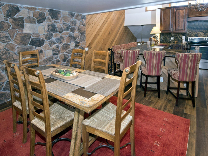 Food & Drinks, Ridgepoint 202, Eagle