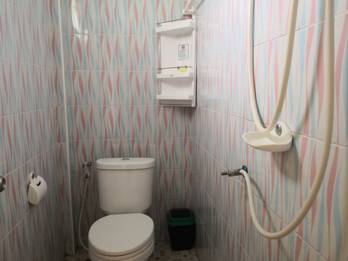 Bathroom 4, Thanawan Resort, Wichian Buri