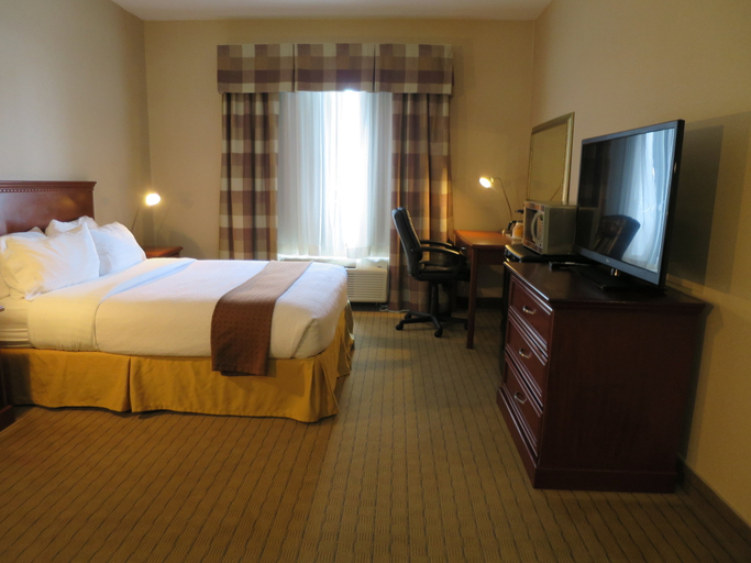 Bedroom 5, Holiday Inn & Suites REGINA by IHG, Division No. 6