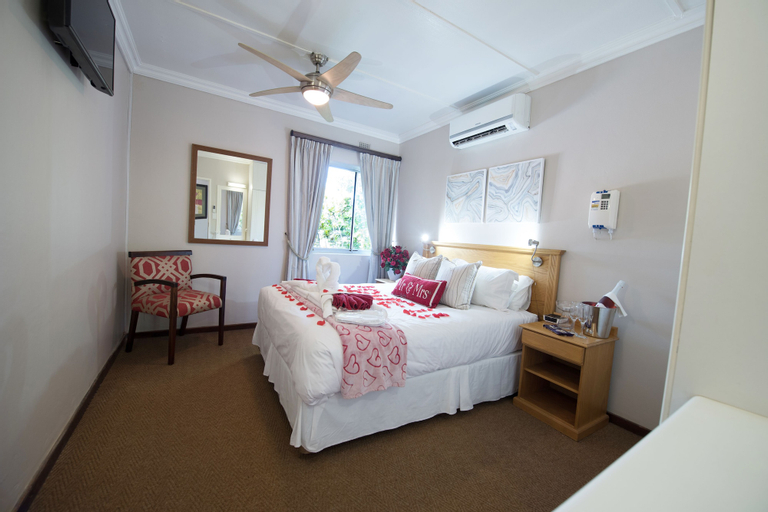 Bedroom 4, First Group Lake View Cabanas, Umkhanyakude