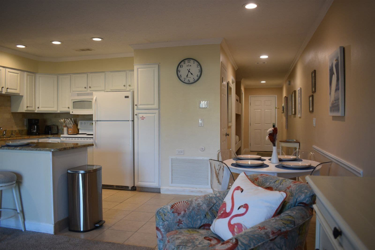 Others 5, 10 D, One Bedroom Condo, Walton