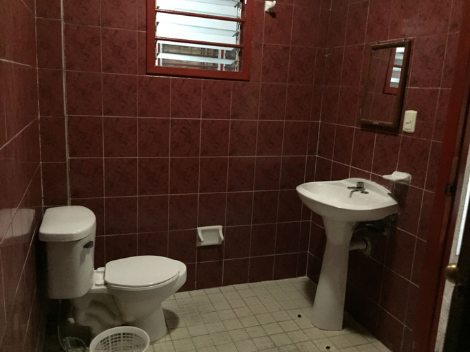 Bathroom 2, Hotel Xalapa, Veracruz