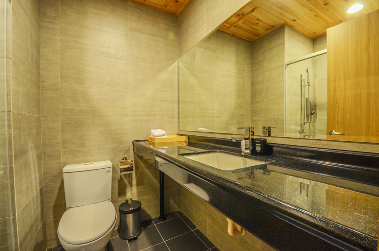 Bathroom 4, Calamari Hostel, Penghu