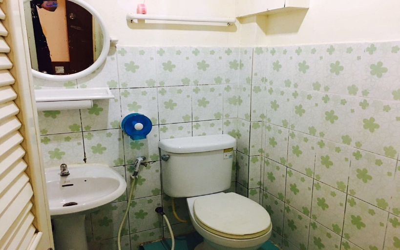Bathroom 3, Lucky Guesthouse, Mueang Krabi