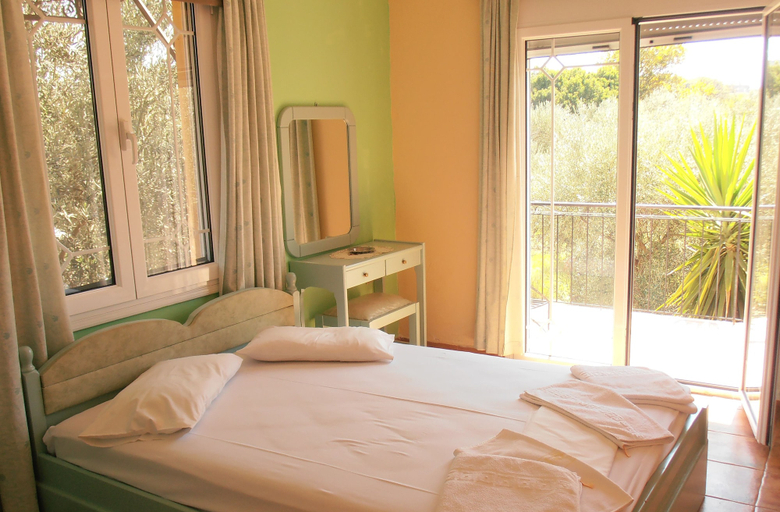 Bedroom 2, Kipos Studios, North Aegean