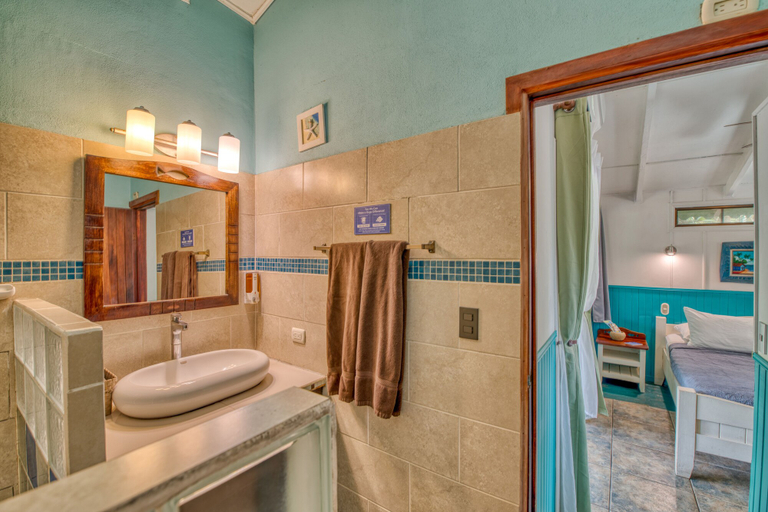 Bathroom 5, Hotel Banana Azul - Adults Only, Talamanca