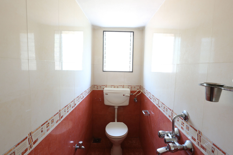 Bathroom 5, Sea Pearl Guest house, North Goa