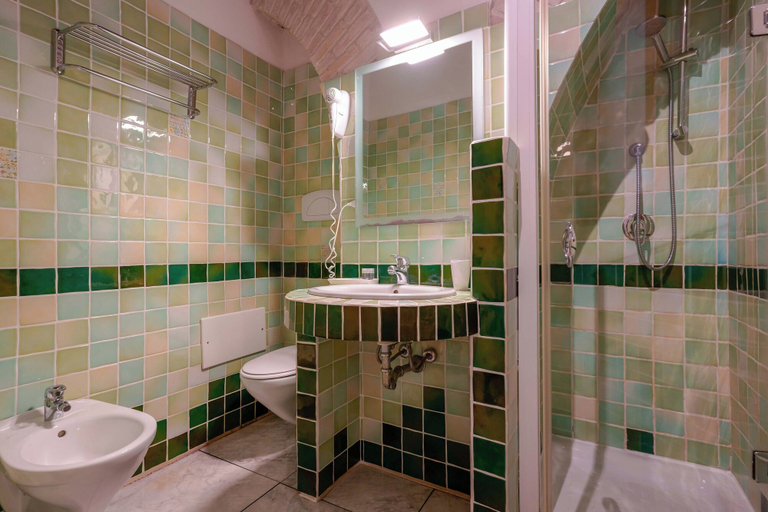 Bathroom 5, Sa Domu Cheta, Cagliari
