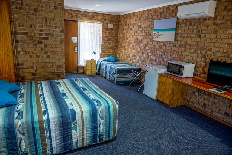 Bedroom 3, Kadina Gateway Motor Inn, Copper Coast