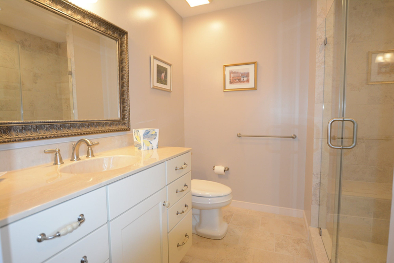Bathroom 5, Woodville Bed and Breakfast, Albemarle