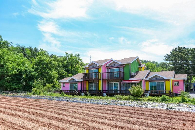 Others 2, Taean Pastel Pension, Taean