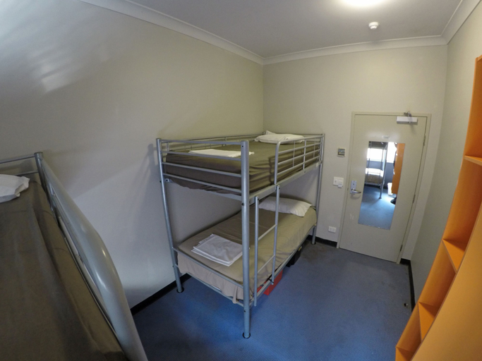 Bedroom 2, Global Backpackers - Port Douglas, Douglas
