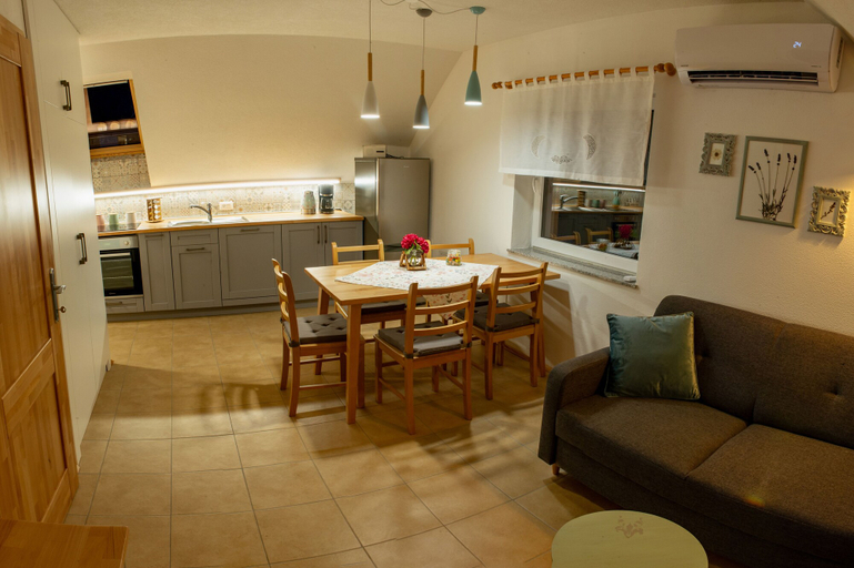 Others 5, Apartments Laznica, Cerkno