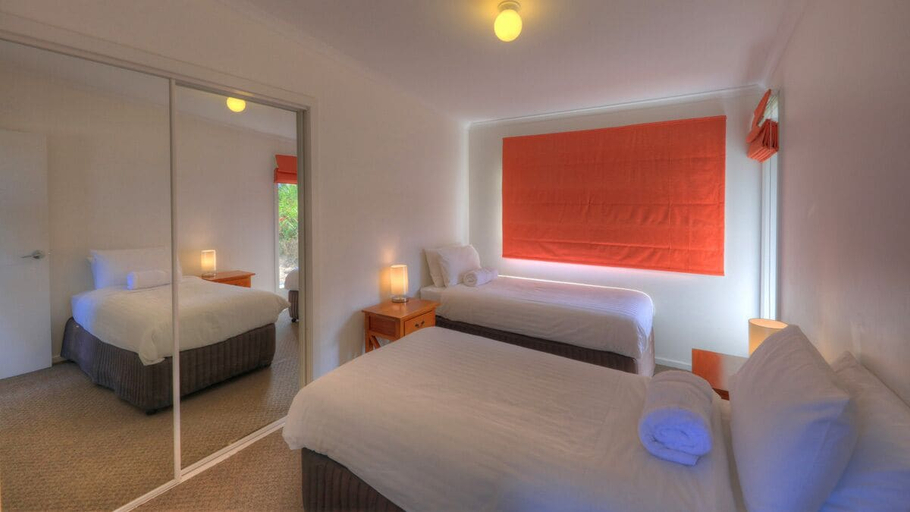 Bedroom 2, Ocean View Cottages - Essentially Tas Dover, Huon Valley