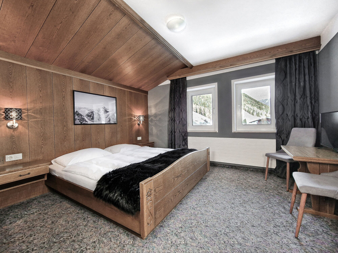 Bedroom 3, Hotel Lärchenhof, Landeck