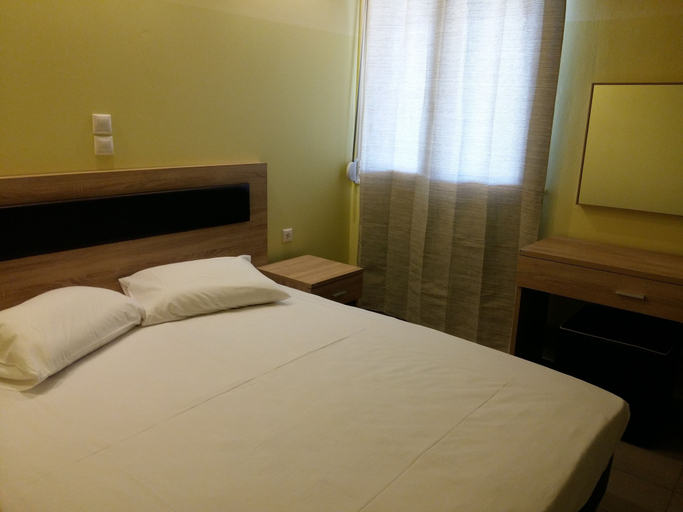 Bedroom 4, Petries Studios, Central Greece