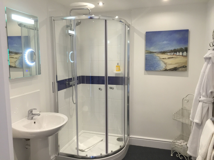 Bathroom 3, The Kings Head Hotel, Norfolk