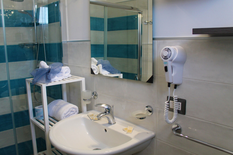 Bathroom 5, B&B Lizia, Lecce