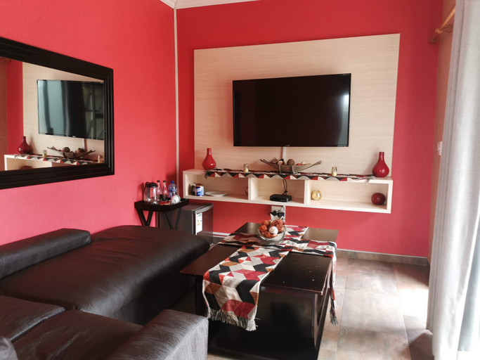Others 4, Thavhani Guest House, Vhembe