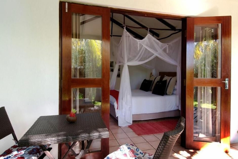 Bedroom 2, Palmeiras Lodge, Vilanculos