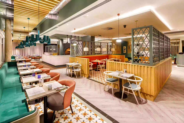 Food & Drinks 2, Holiday Inn MANCHESTER AIRPORT by IHG, Manchester
