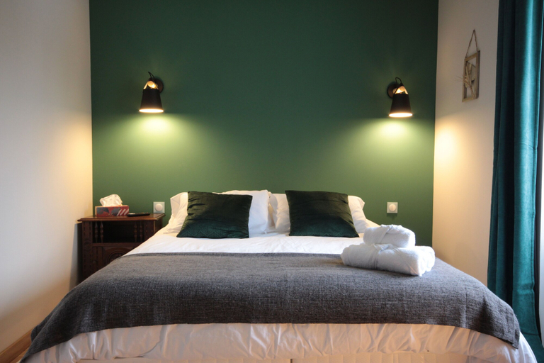 Bedroom 3, Le Manoir de Kérofil, Finistère