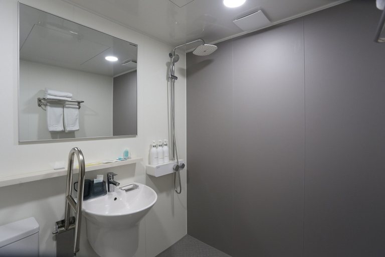 Bathroom 3, Hotel R Gangneung, Gangneung